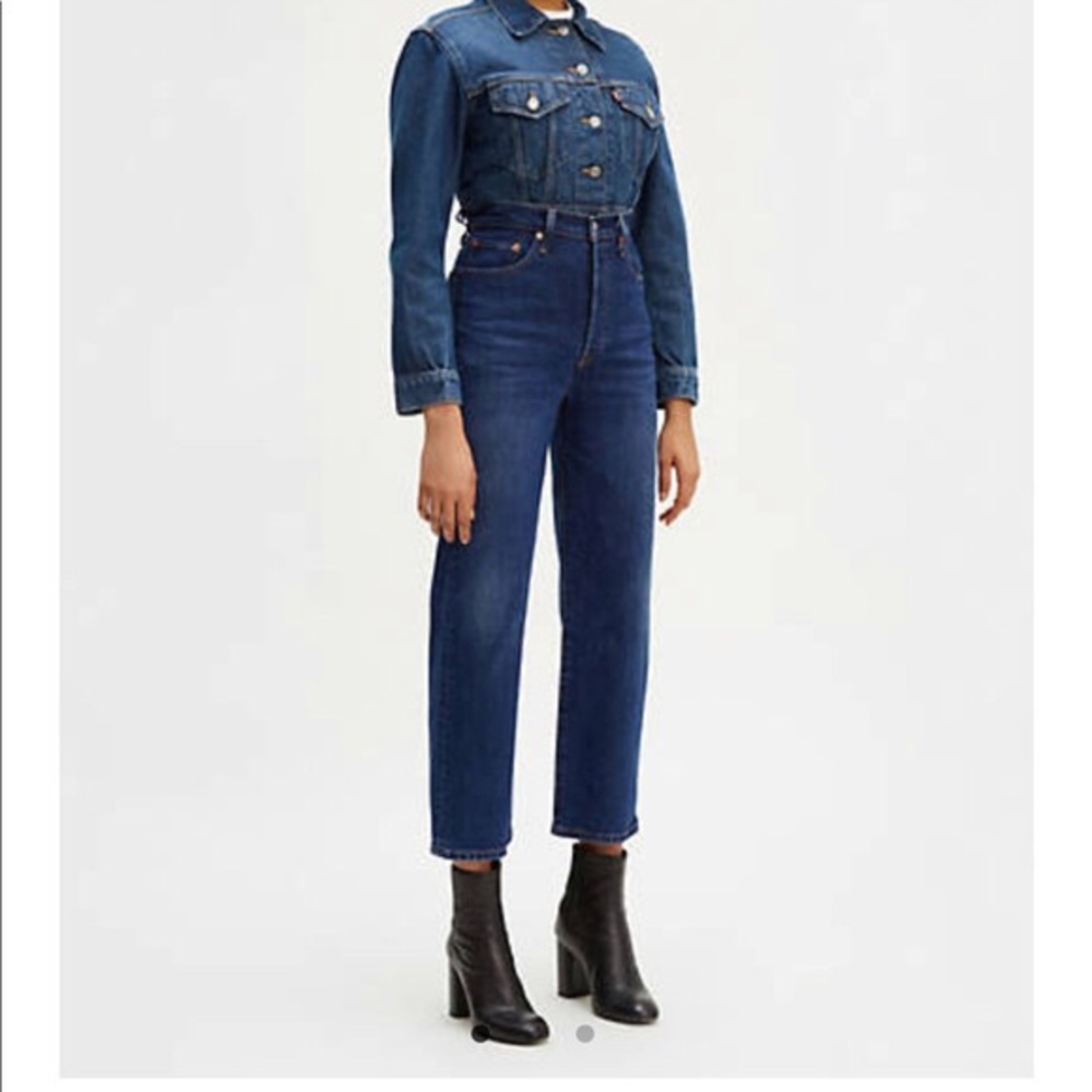 Levi’s Ribcage Ankle Jeans in Pull Some Strings